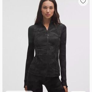 SOLD OUT Lululemon Define Jacket Black Camo 8 with lululemon bag